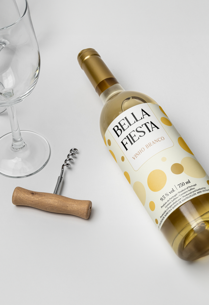 Diseño etiqueta de vino blanco.
